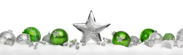 Decoração Natal Fronteira Com Estrelas Bugigangas Prata Verde Dispostos Uma — Fotografia de Stock