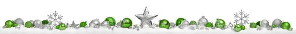 Рождественская Граница Баннер Звездами Безделушками Расположенные Ряд Снегу Серебре Зелени — стоковое фото
