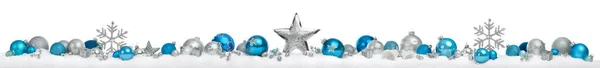 Рождественская Граница Баннер Звездами Безделушками Расположенные Ряд Снегу Серебре Синем — стоковое фото