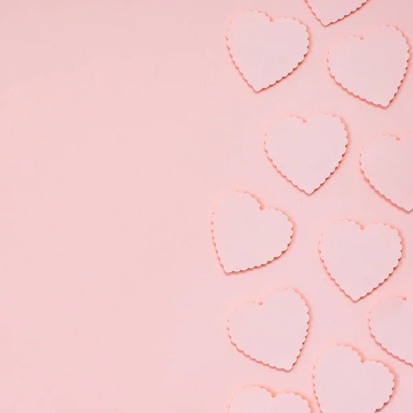 Бумажные Элементы Форме Сердца Летят Розовом Бумажном Фоне Концепция Дня — стоковое фото