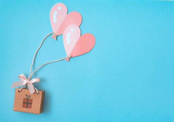 Flatley Pink Concept Gift Bouquet Flowers Balloons Shape Heart Flies — Stock Photo, Image