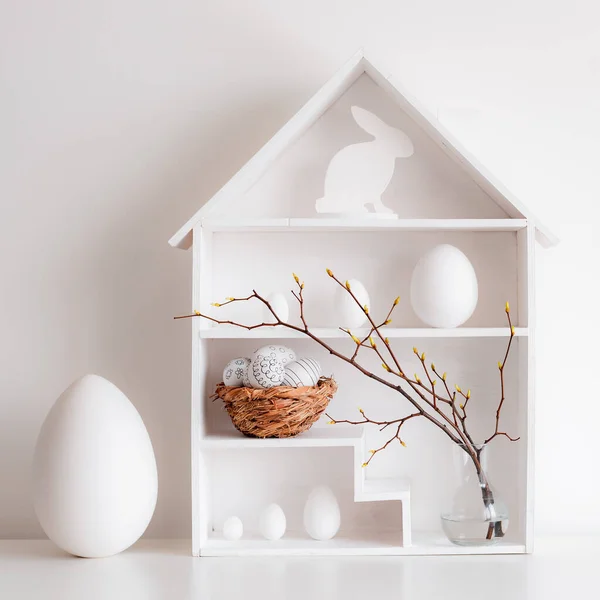 Frühling Home Minimalistisches Interieur Mit Osterdekor Zweige Mit Knospen Einer — Stockfoto