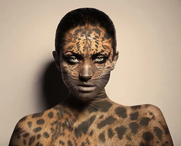 Sexy leopardí žena — Stock fotografie