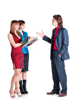 bir şef işaret verir.