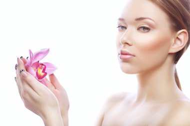 çiçekli parlak genç kadın