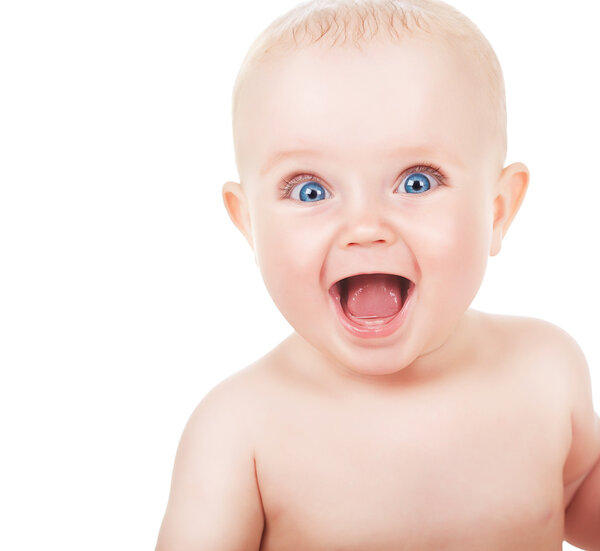счастливый улыбающийся ребенок с голубыми глазами
