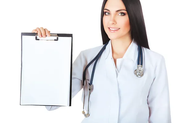 Leende läkare med mappen och stetoskop — Stockfoto