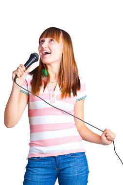 şarkı söyleyen kız