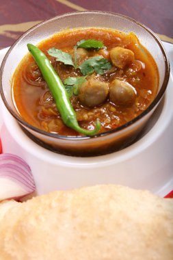 Hint yemeği baharatlı chole bhature