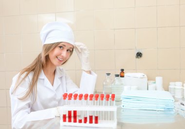tüp kan testleri ile tıbbi işçi