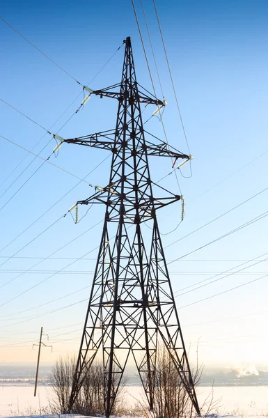 Líneas eléctricas de alto voltaje — Foto de Stock