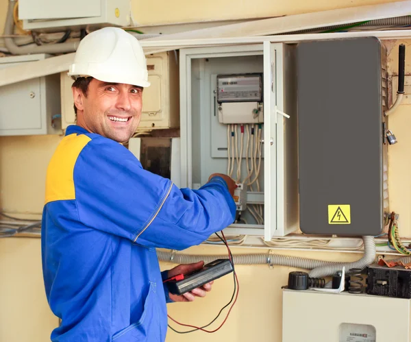 Man electrician — Stock Photo, Image