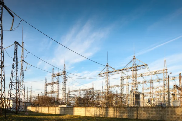 Transporte de electricidade — Fotografia de Stock