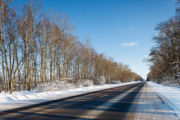 Estrada no inverno — Fotografia de Stock