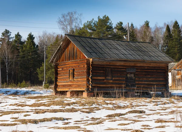 Casa in legno nel bosco — Foto Stock