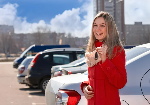 Dívka a auto — Stock fotografie