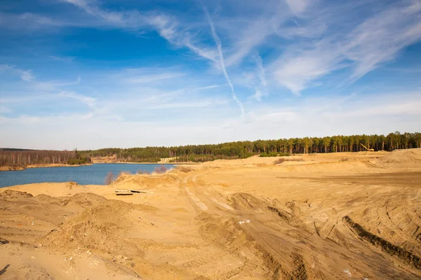 Pedreira para mineração de areia — Fotografia de Stock