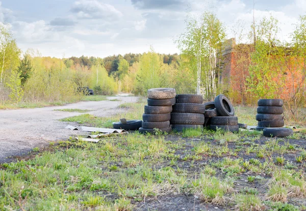 Barrikaden aus Autoreifen — Stockfoto