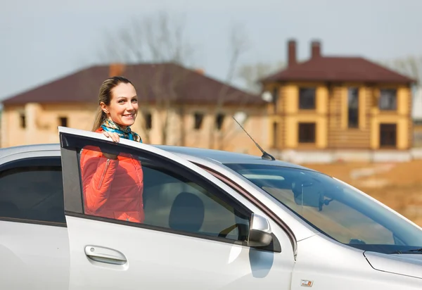 Meisje en auto — Stockfoto