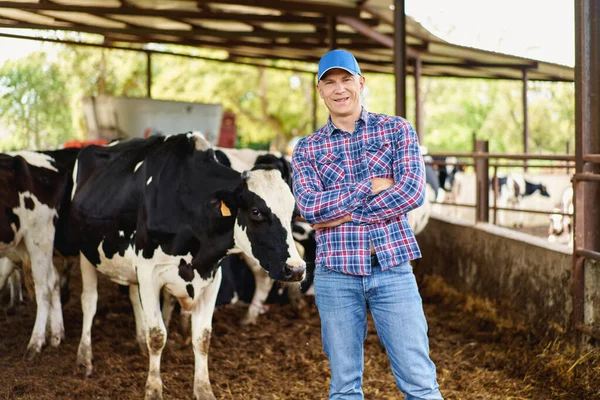 Boldog Cowboy Állatállomány Tanyán — Stock Fotó