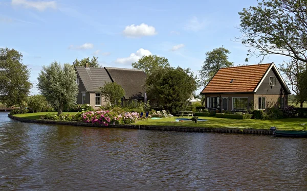 Charmante/b & b in de buurt van kanaal — Stockfoto