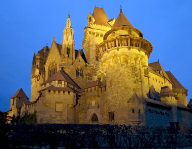 bir akşam kreuzenstein kalesinde.