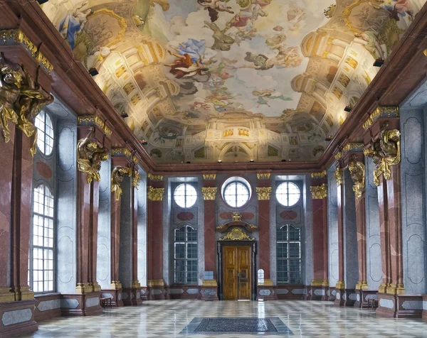 Marmorkorridoren över melk abbey — Stockfoto