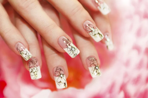 Manicure francês floral . Imagens De Bancos De Imagens Sem Royalties