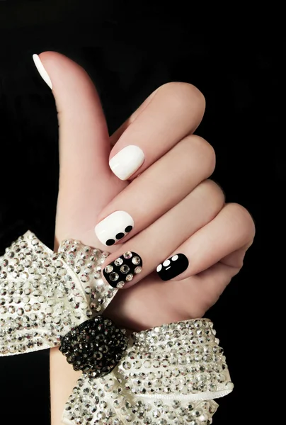 Manicure on short nails. — Stock Photo, Image