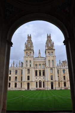 Oxford Üniversitesi