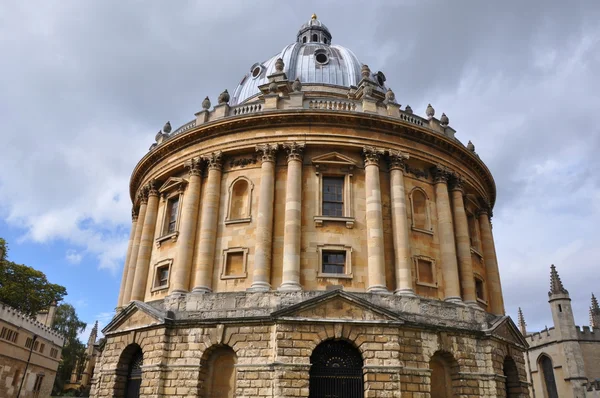 Radcliffe Camera в Оксфордском университете — стоковое фото