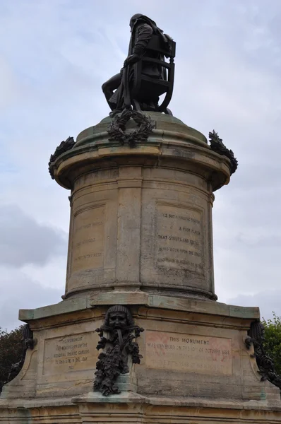 Estátua de William Shakespeare em Stratford-upon-Avon, Inglaterra — Fotografia de Stock