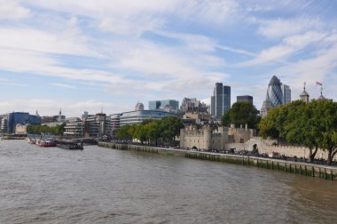 Londra İngiltere'deki Thames Nehri boyunca