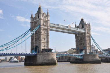 Londra 'daki kule köprüsü