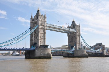 Londra 'daki kule köprüsü