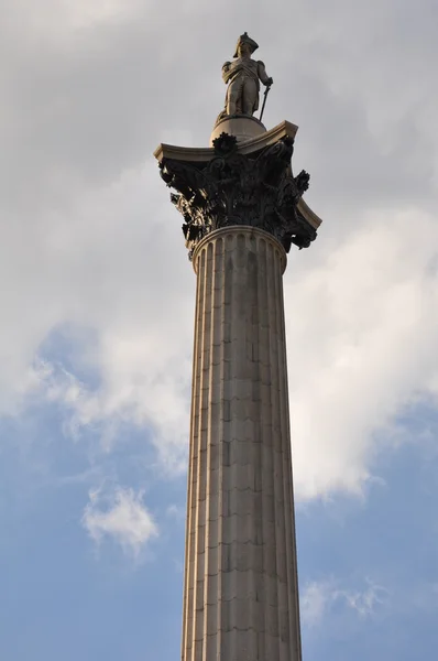 Coluna de Nelson na Trafalgar Square em Londres — Fotografia de Stock