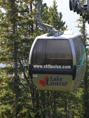 Lake louise gondol ve chairlifts banff national park, alberta, Kanada