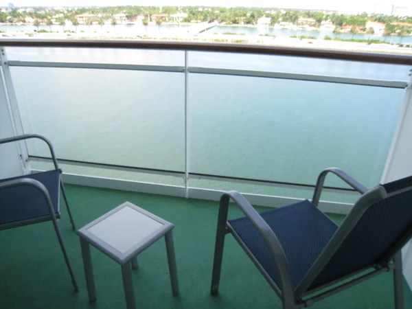 Balkon van een cruise schip cabine — Stockfoto