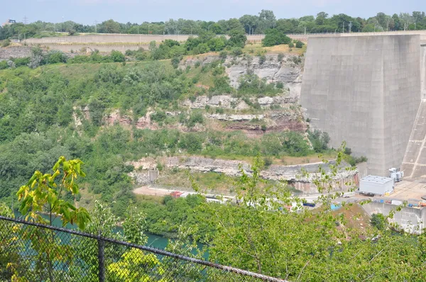 Diga idroelettrica alle cascate del Niagara — Foto Stock