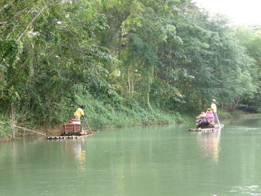 Jamaika martha brae Nehri'nde rafting bambu