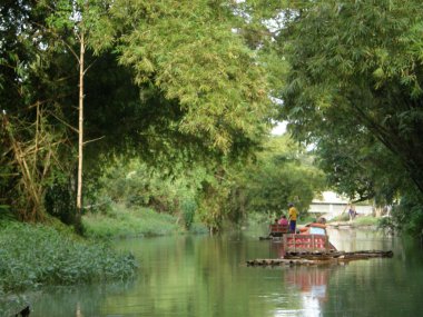 Jamaika martha brae Nehri'nde rafting bambu