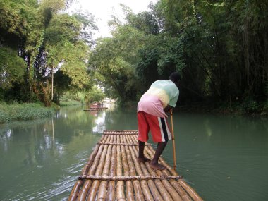 Jamaika martha brae Nehri'nde rafting bambu