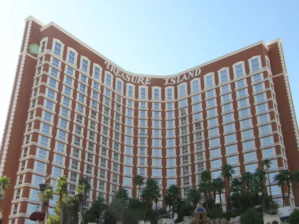 Treasure island hotel en casino in las vegas — Stockfoto