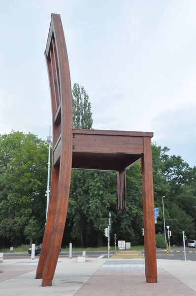 Cadeira quebrada em Genebra — Fotografia de Stock