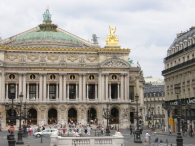 Palais veya Opera Garnier ve Paris Ulusal Akademisi müzik