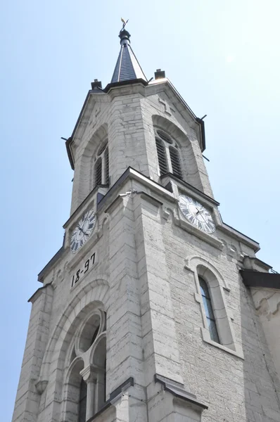 Iglesia en los Alpes en Suiza — Foto de Stock