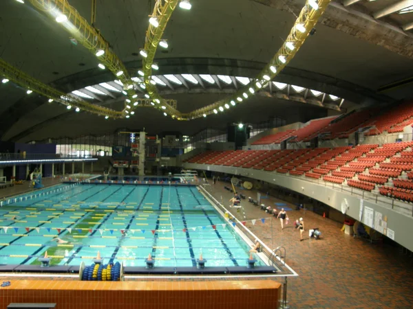 在加拿大 (魁北克) 蒙特利尔奥林匹克体育场游泳池 — 图库照片