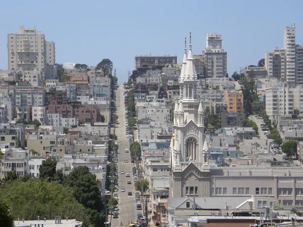 St 彼得 & Paul 教堂和 San Francisco — 图库照片