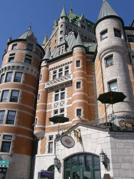 Отель Le Château frontenac в городе Квебек — стоковое фото
