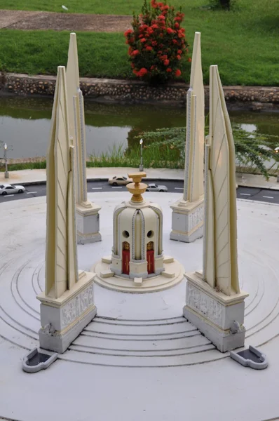 Demokratiske monumentkopier på Mini Siam i Pattaya – stockfoto